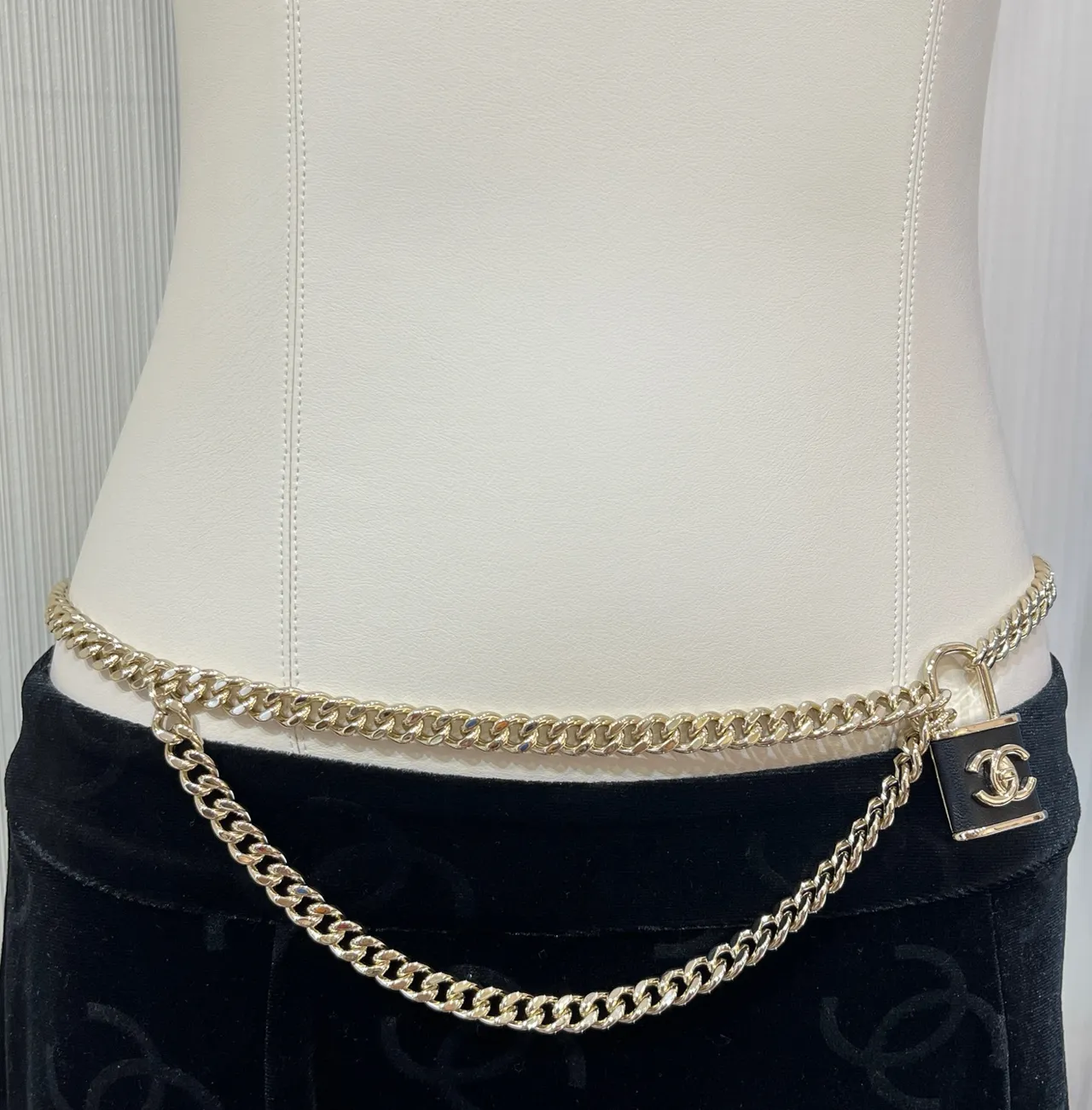 Chanel Padlock Necklace Gold Black Curb Chain CC Logo Charm Necklace 6
