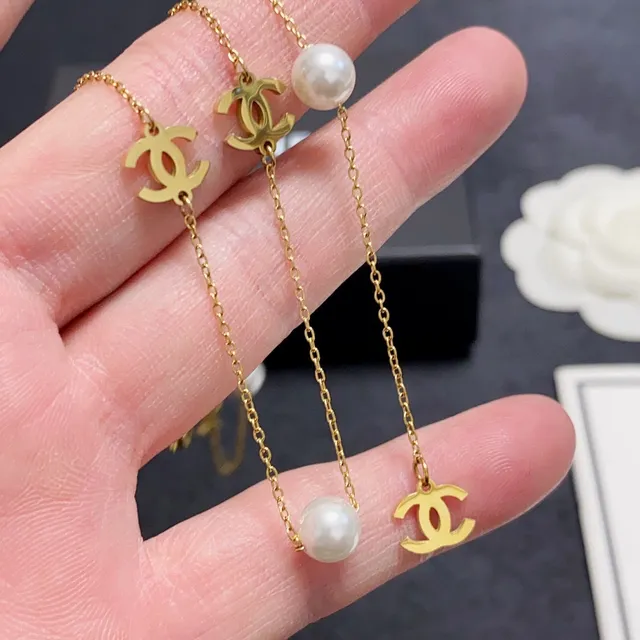 Chanel Pearl and CC Logo Necklace Gold White Chain Pearls Necklace 3