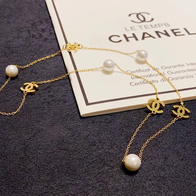 Chanel Pearl and CC Logo Necklace Gold White Chain Pearls Necklace 7