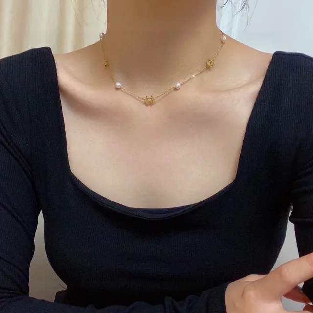 Chanel Pearl and CC Logo Necklace Gold White Chain Pearls Necklace 9