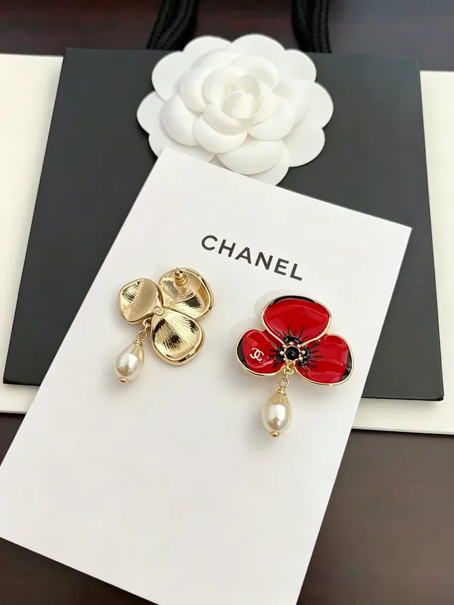 Chanel Poppy Flower Enamel and Pearl Earrings 4