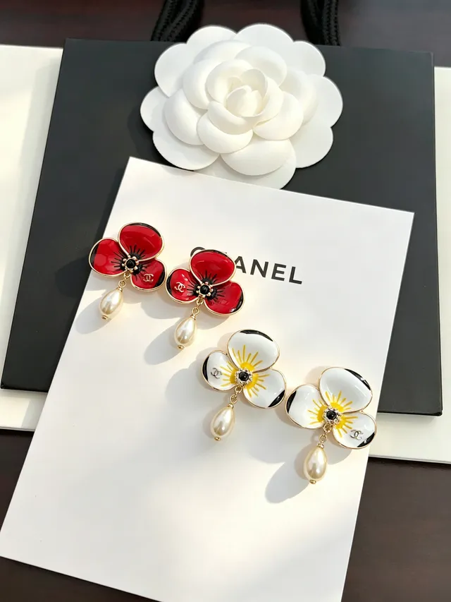 Chanel Poppy Flower Enamel and Pearl Earrings 7