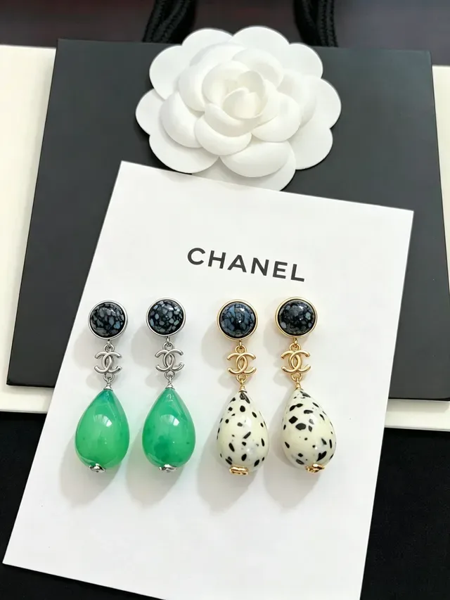 Chanel White Black Gold-Tone Metal Marbled Top Stone Earrings 2