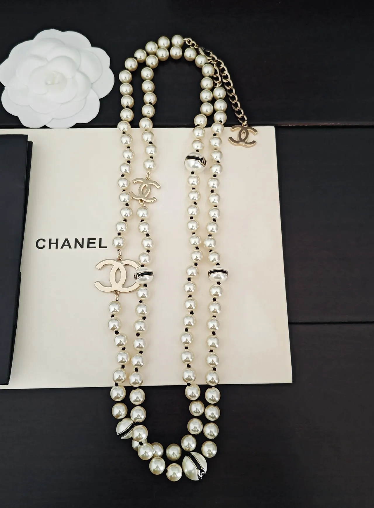 Chanel White Silver Pearl-Beaded Interlocking CC Logo Necklace 2