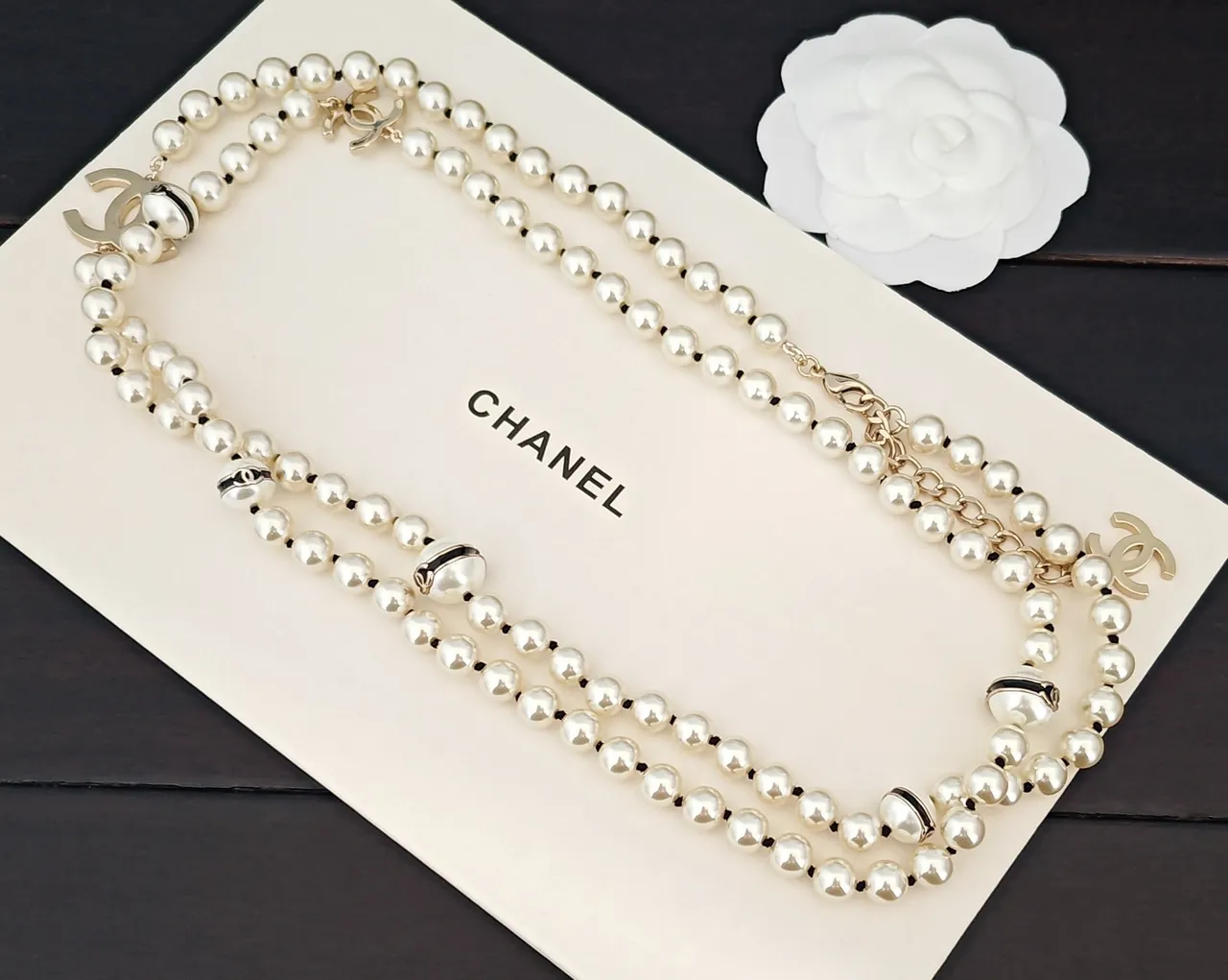 Chanel White Silver Pearl-Beaded Interlocking CC Logo Necklace 4