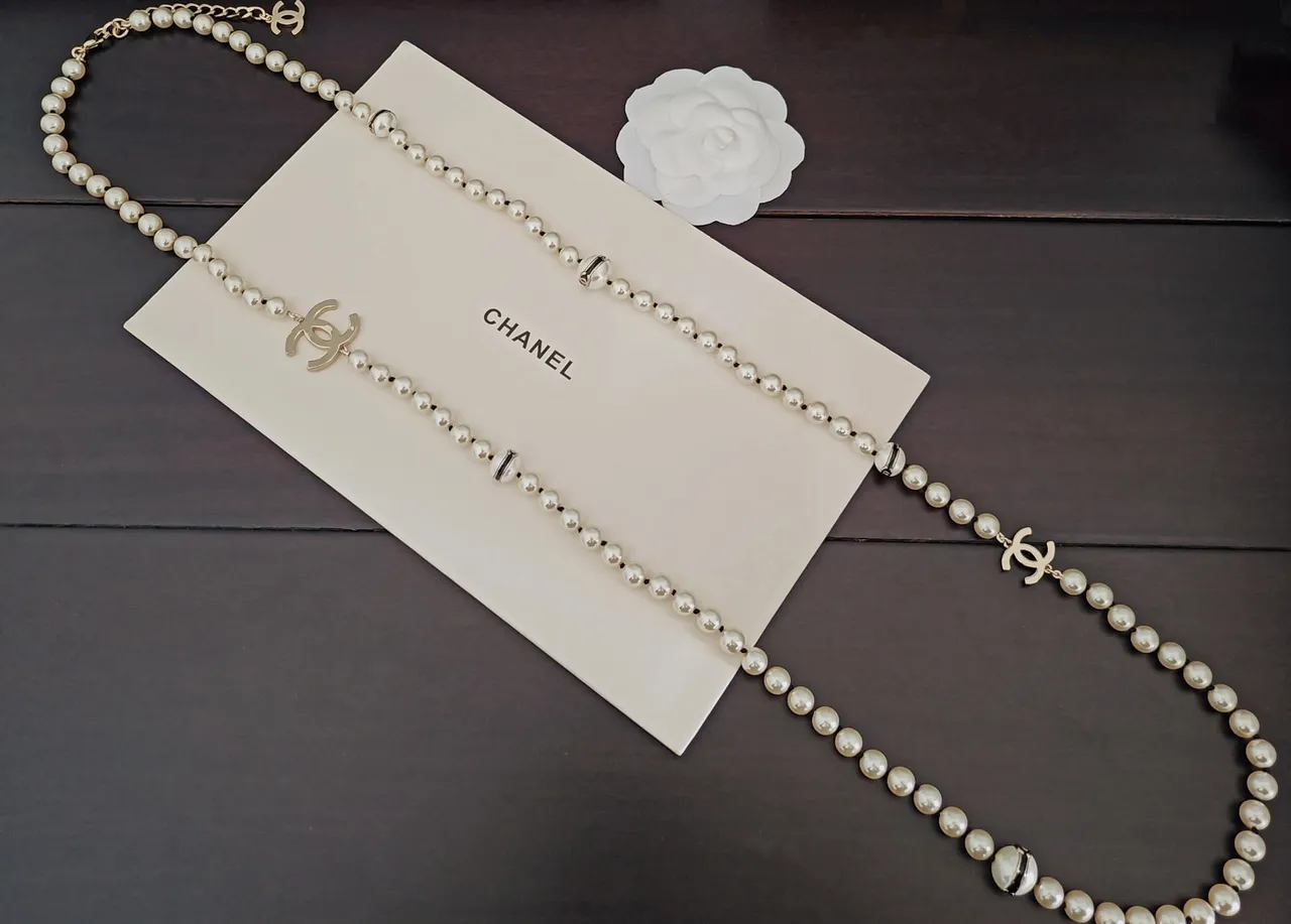 Chanel White Silver Pearl-Beaded Interlocking CC Logo Necklace 5