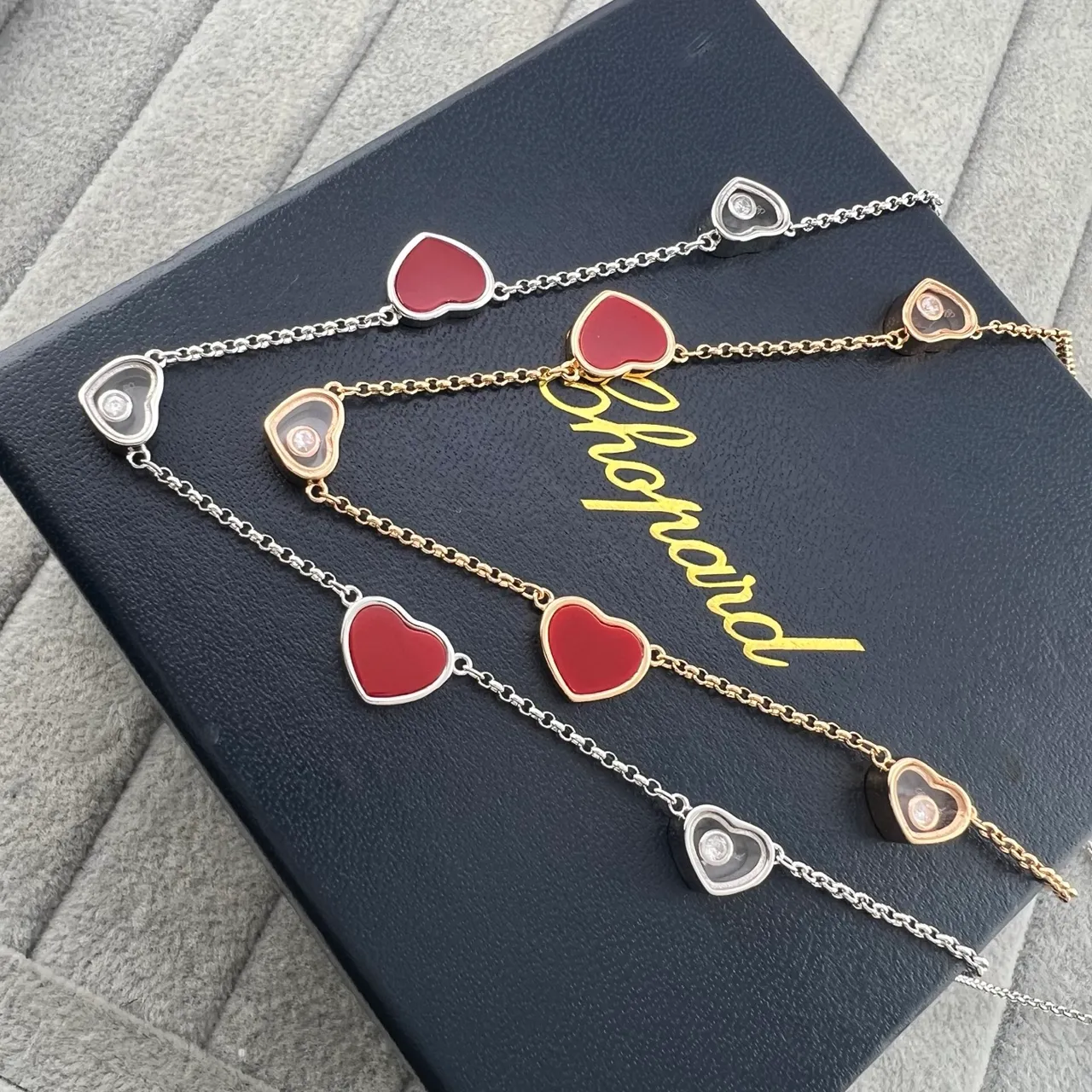 Chopard Happy Hearts Bracelets à charm flottant en forme de cœur 7