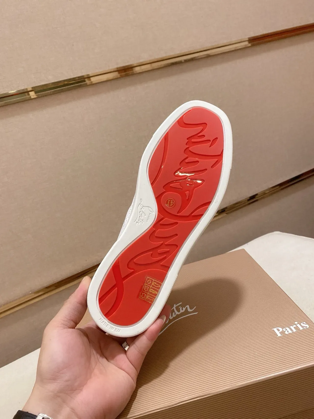Christian Louboutin Tênis lifestyle preto e vermelho de cano alto com tachas no dedo do pé 9