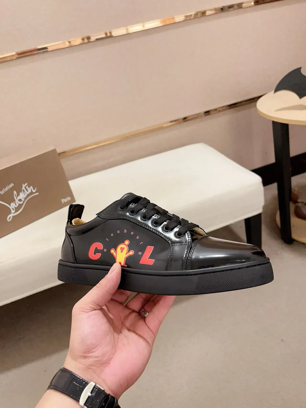 Christian Louboutin Sneakers Lifestyle Noir Brillant à Impressions Graphiques 2