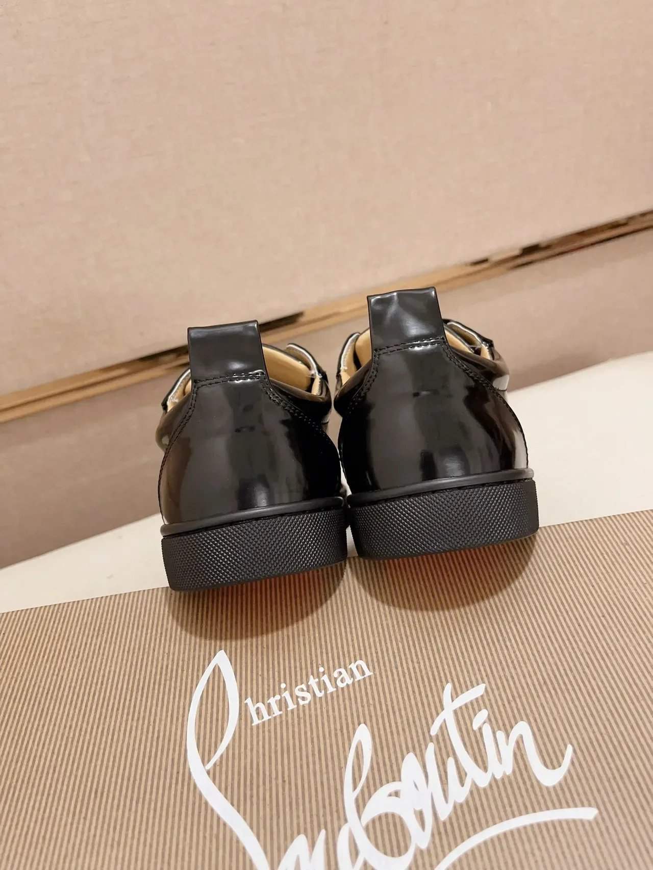 Christian Louboutin Sneakers Lifestyle Noir Brillant à Impressions Graphiques 5