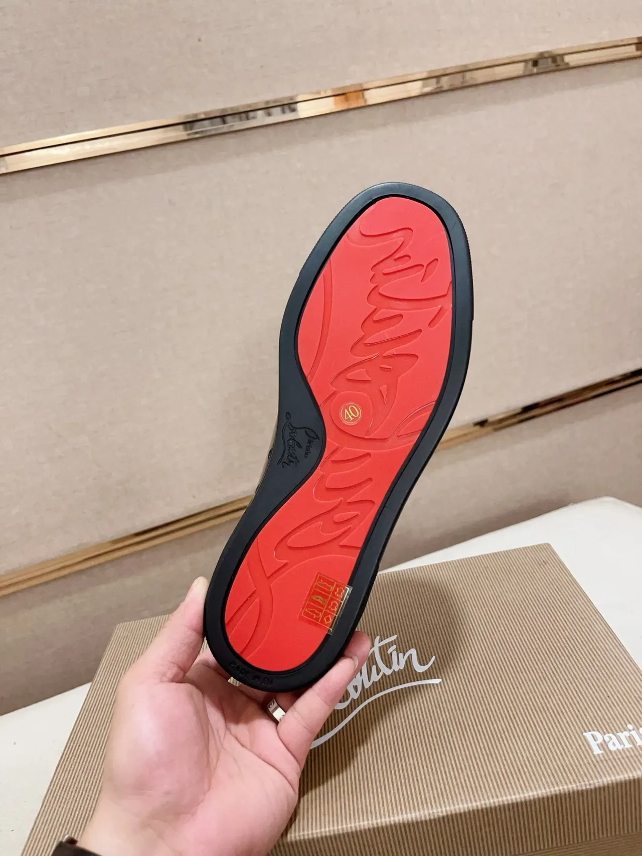 Christian Louboutin Sneakers Lifestyle Noir Brillant à Impressions Graphiques 6