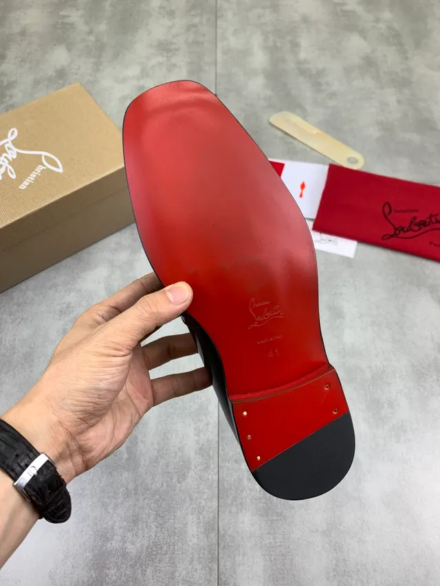 Christian Louboutin Mocassim Preto Vermelho Couro patentado Acabamento gradient Mocassim 2