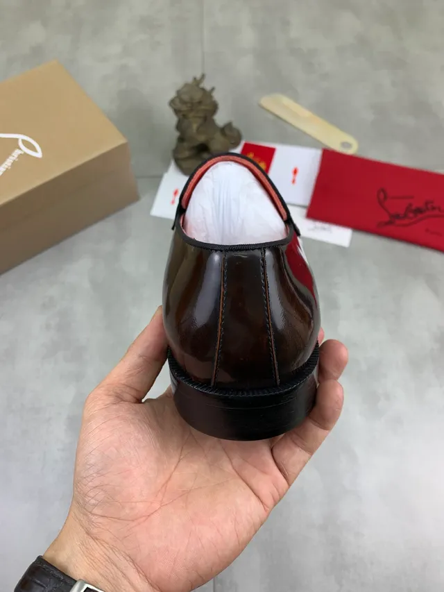 Christian Louboutin Mocassim Preto Vermelho Couro patentado Acabamento gradient Mocassim 3