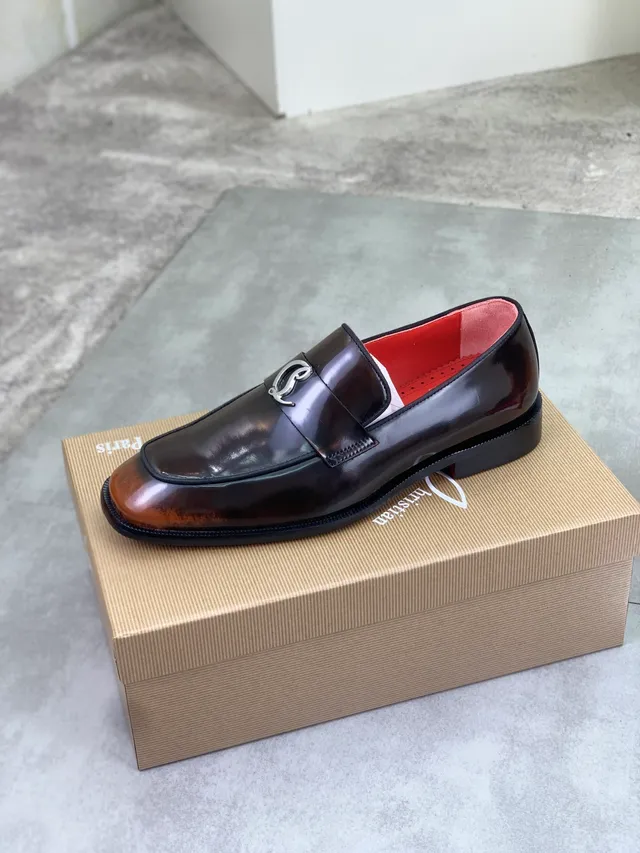 Christian Louboutin Mocassim Preto Vermelho Couro patentado Acabamento gradient Mocassim 4