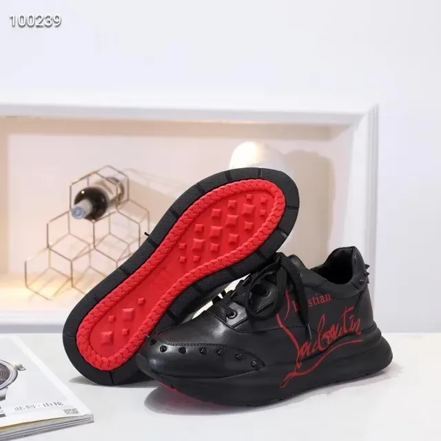 Christian Louboutin Sneakers lifestyle en cuir noir et rouge à spikes 5