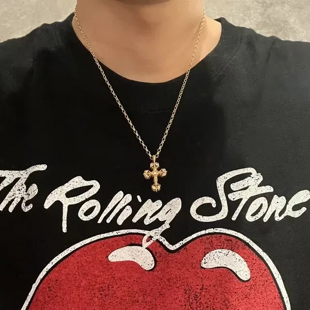 Colar Chrome Hearts Cruz Gótico Ornada com Cristais Pavé e Acabamento em Ouro 2