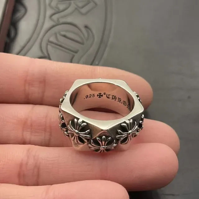 Chrome Hearts Bague Argent Noir Bande Hexagonale Motifs Floraux Croix Surélevés 4