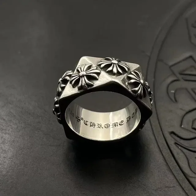 Chrome Hearts Bague Argent Noir Bande Hexagonale Motifs Floraux Croix Surélevés 7