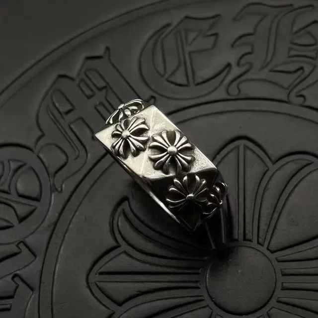 Chrome Hearts Bague Argent Noir Bande Hexagonale Motifs Floraux Croix Surélevés 9