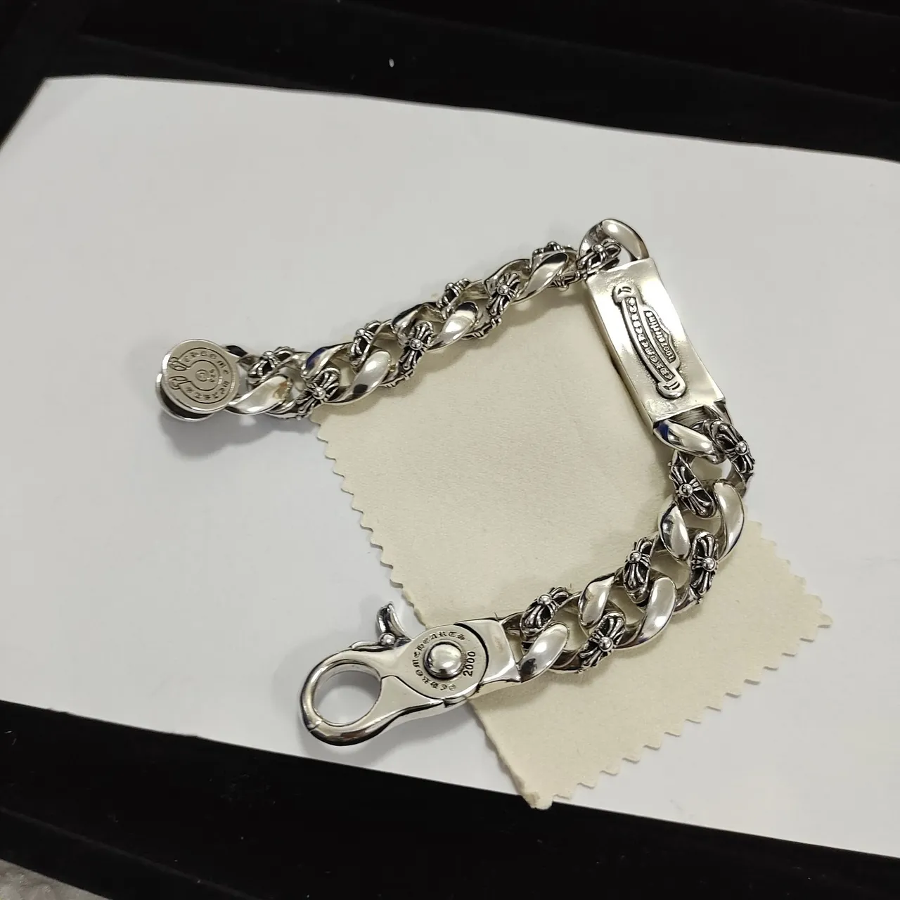 Chrome Hearts Bracelet Chaîne Curb-Link Argentée Pesante Motifs Croix Ornates 2