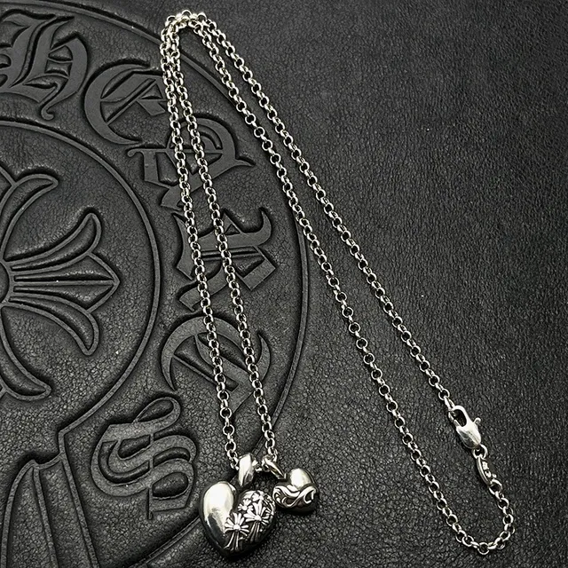Chrome Hearts Collier Triple Cœur Chaîne Argentée Noire avec pendentifs 6