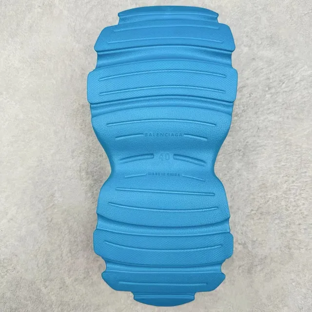 Crocs Classic Clog Blue Molded Foam Clog 2