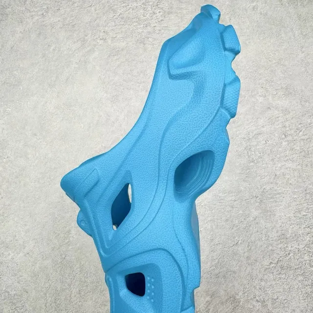 Crocs Classic Clog Blue Molded Foam Clog 4