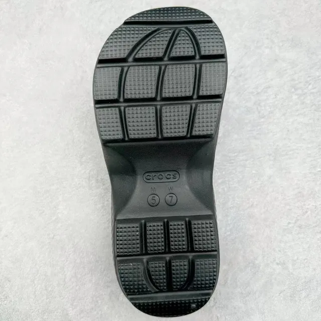 Crocs Echo Clog Black Platform Clog 2