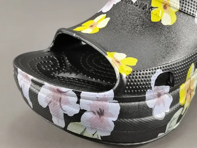 Crocs Echo Clog Floral Print Black Platform Clogs 9