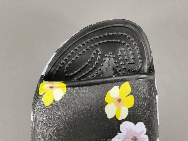 Crocs Echo Clog Floral Print Black Platform Clogs 10