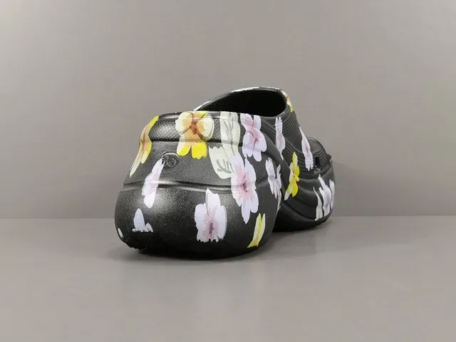 Crocs Echo Clog Floral Print Black Platform Clogs 14
