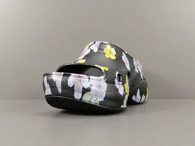 Crocs Echo Clog Floral Print Black Platform Clogs 15