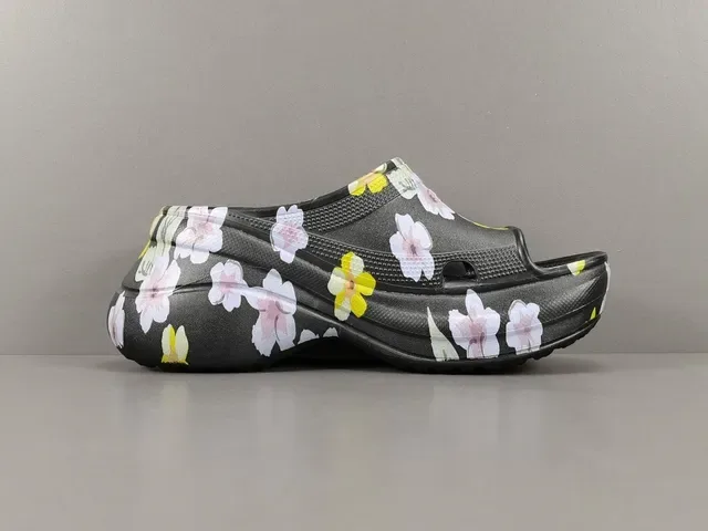 Crocs Echo Clog Floral Print Black Platform Clogs 18