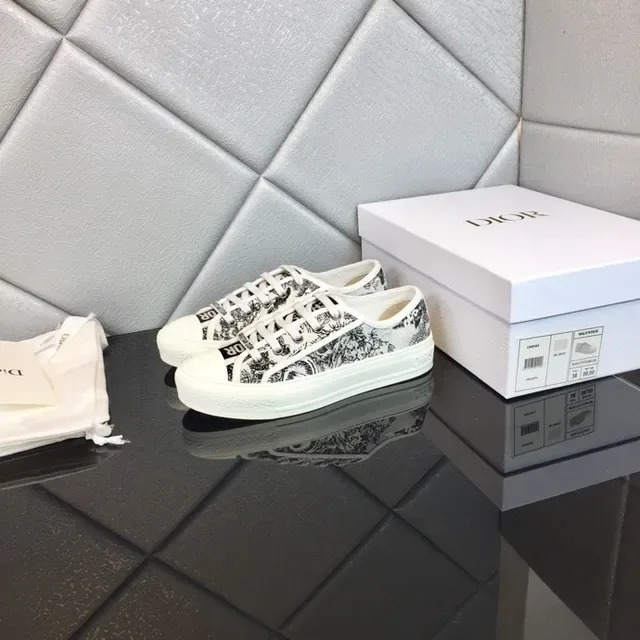Dior B23 Oblique Print White Lifestyle Sneakers 2