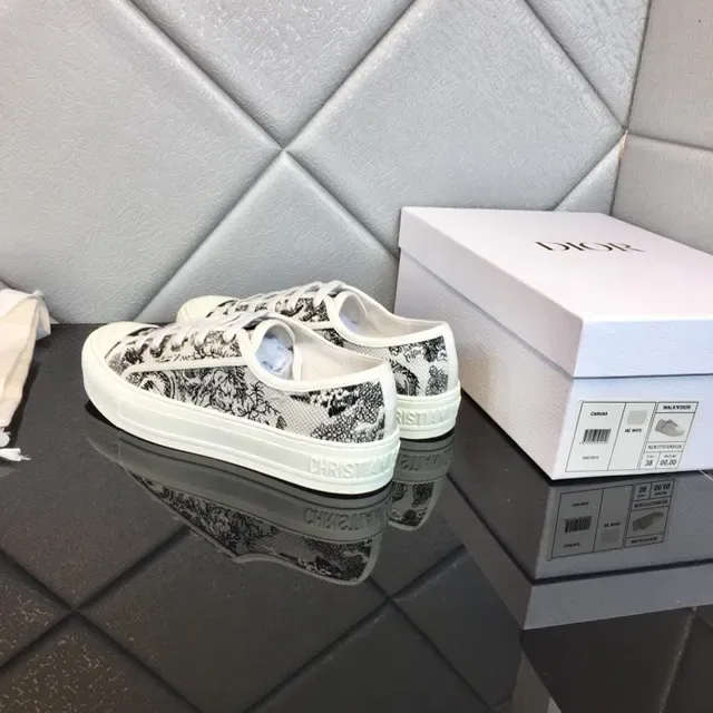 Dior B23 Oblique Print White Lifestyle Sneakers 7