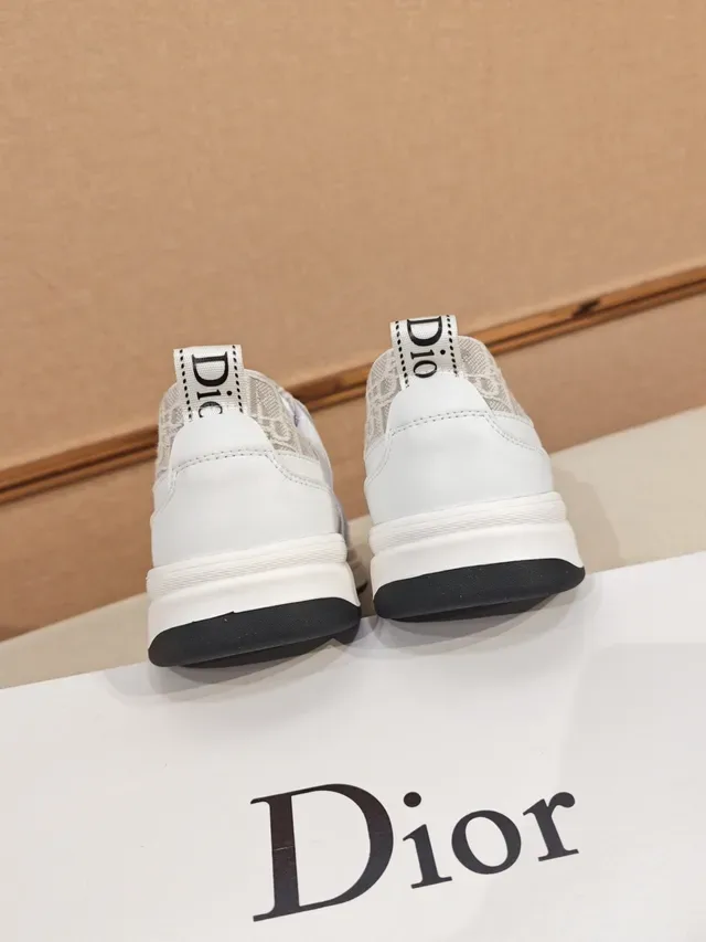 Dior B23 সাদা এবং ধূসর Monogram Jacquard Lifestyle Sneakers 3
