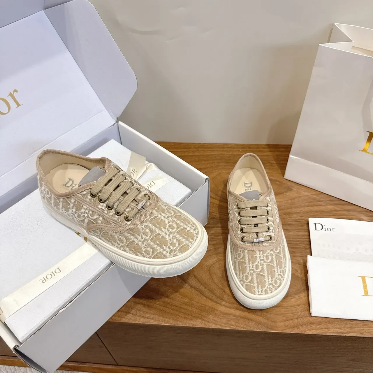 Dior Zapatillas Beige y Blanco Monogram Jacquard Canvas Low-Top con Cordones Lifestyle 4