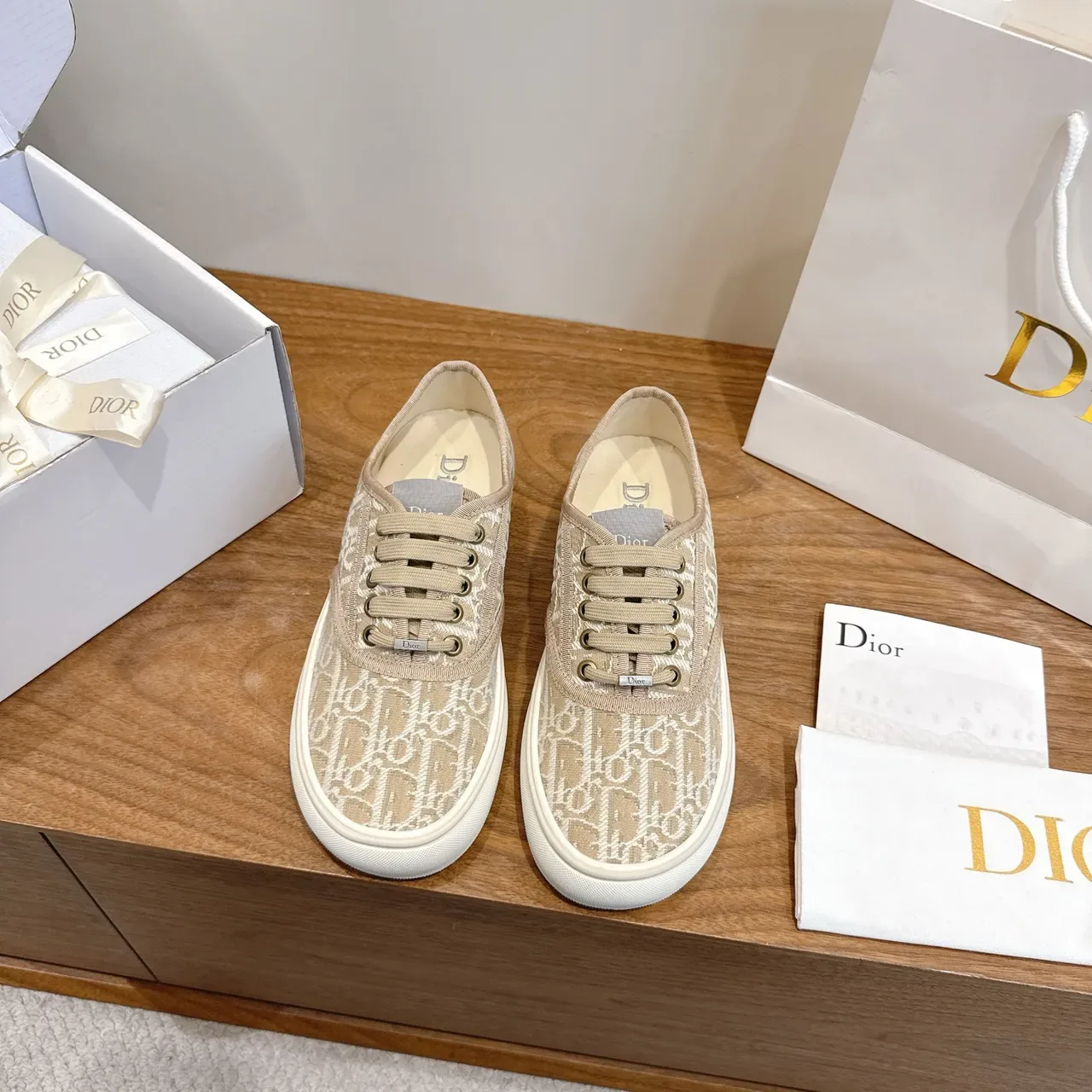 Dior Zapatillas Beige y Blanco Monogram Jacquard Canvas Low-Top con Cordones Lifestyle 5