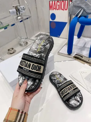 Dior কালো বেইজ মার্বেল-প্রিন্ট ফুটবেড জ্যাকোয়ার্ড লোগো স্ট্র্যাপ স্লিপার্স 8