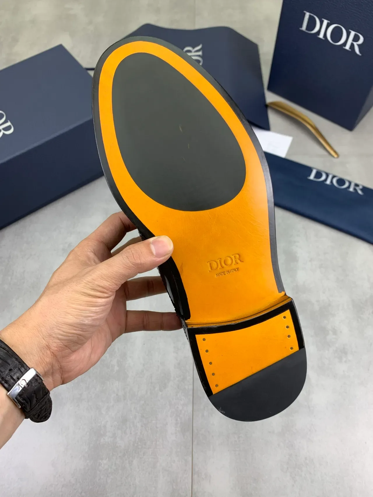 Dior أسود بني جلد لامع وينجتيب بروغ 3