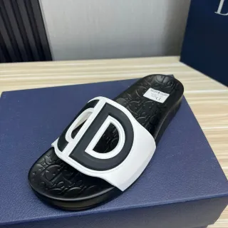 Dior काला सफेद मोल्डेड रबर सोल ओवरसाइज्ड लोगो स्ट्रैप स्लिपर्स