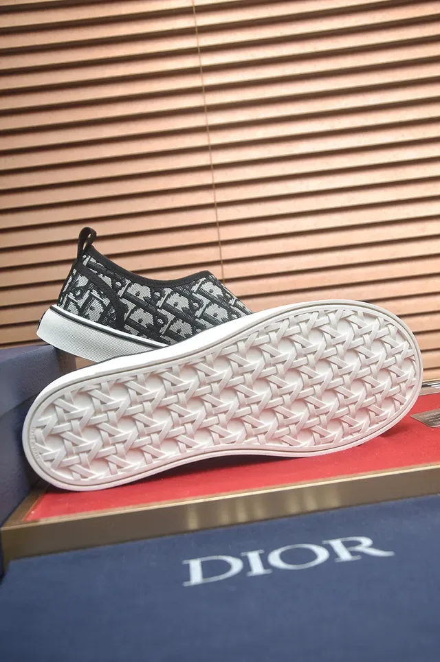 Dior Tênis Lifestyle Canvas Preto e Branco Monogram Slip-On 3