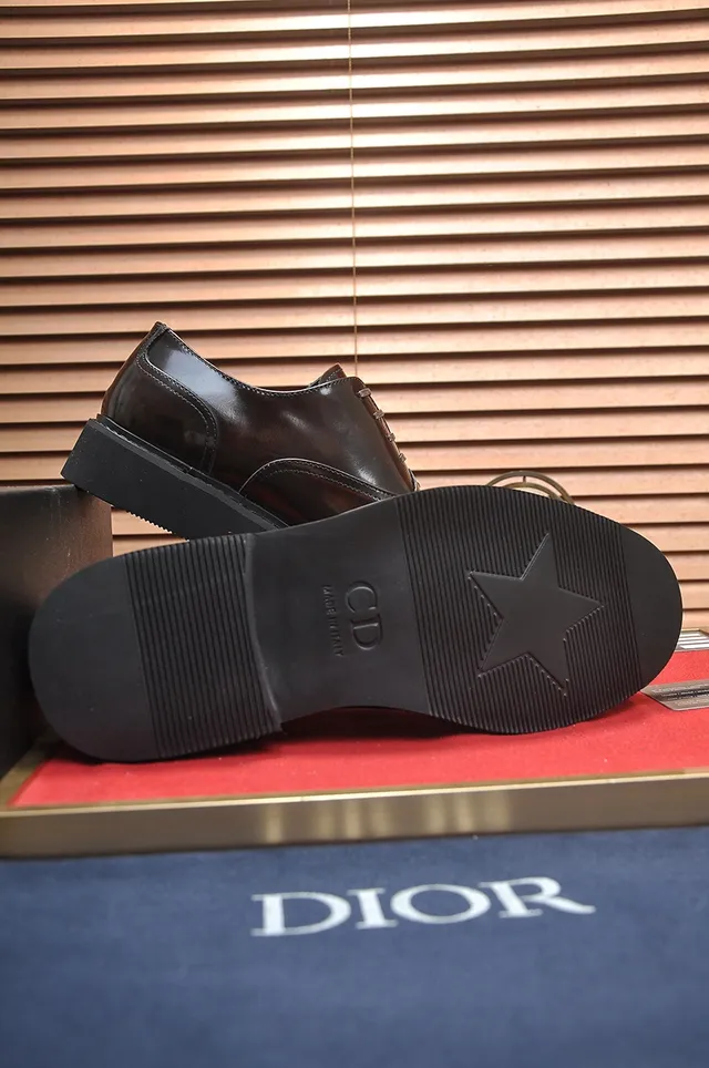Dior Sapatos Oxford de Couro Polido com Bico Cap Marrom 3