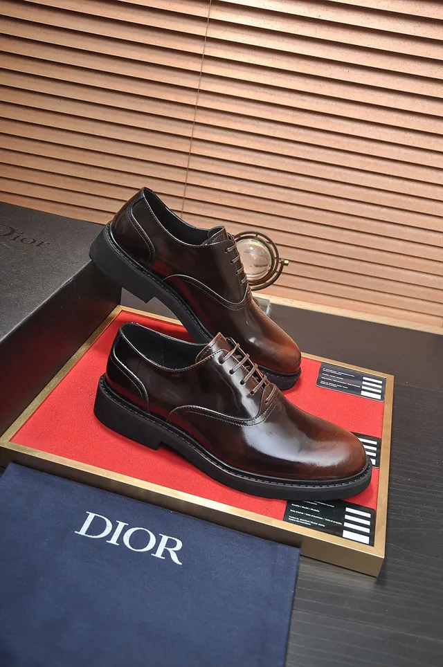 Dior Sapatos Oxford de Couro Polido com Bico Cap Marrom 4