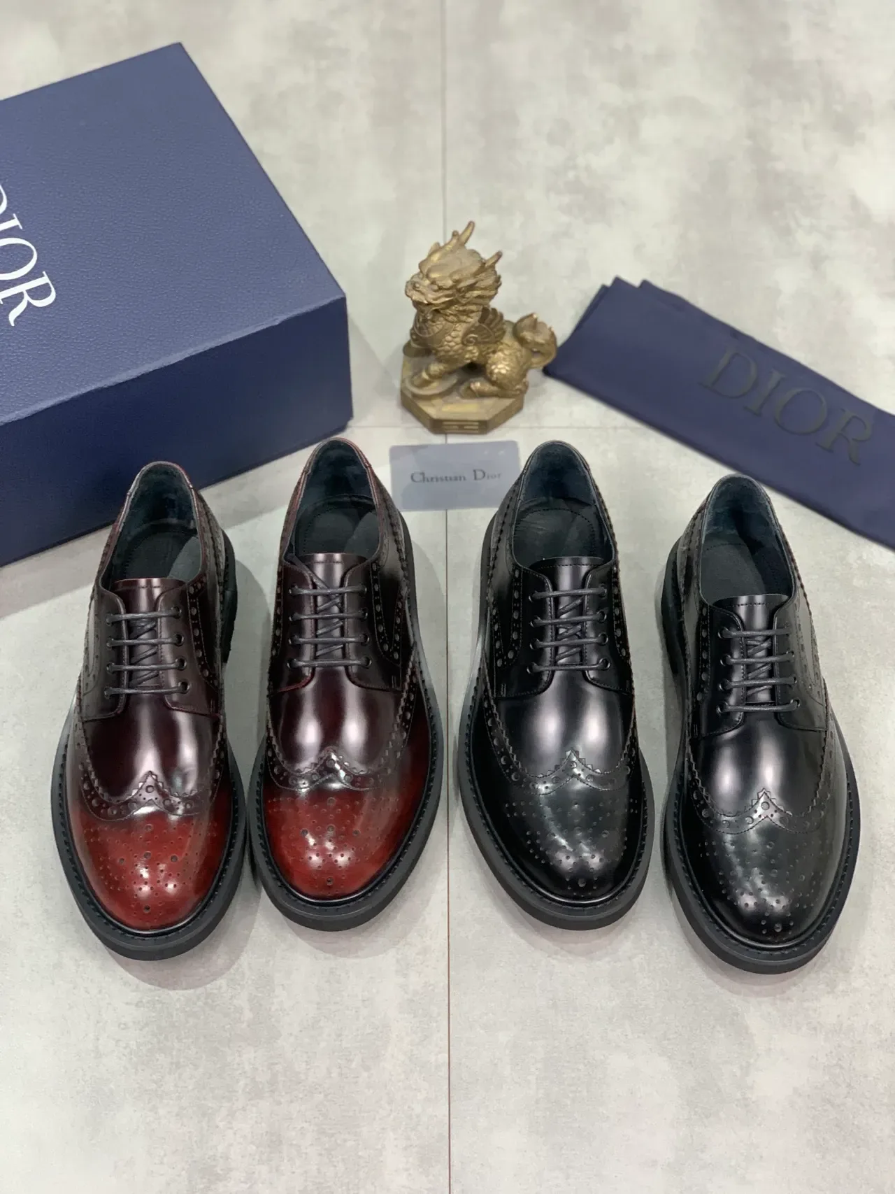 Dior برغوندي بني بروغ جناح كامل 2