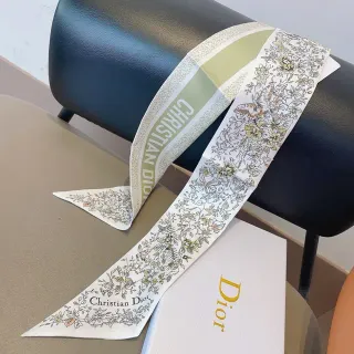 Dior 花卉蝴蝶印花丝巾