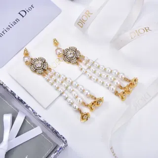 Dior Boucles d'oreilles Florales en Cristal et Perle avec Frange