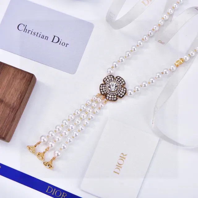 Dior Boucles d'oreilles Florales en Cristal et Perle avec Frange 3