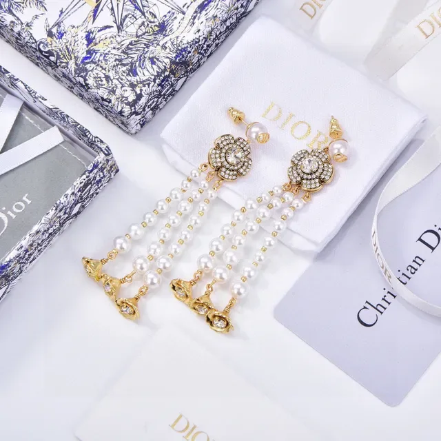 Dior Boucles d'oreilles Florales en Cristal et Perle avec Frange 6