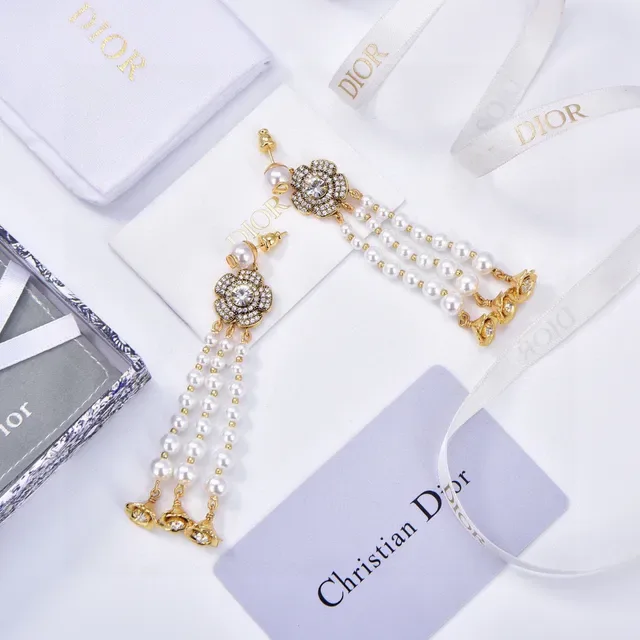 Dior Boucles d'oreilles Florales en Cristal et Perle avec Frange 8